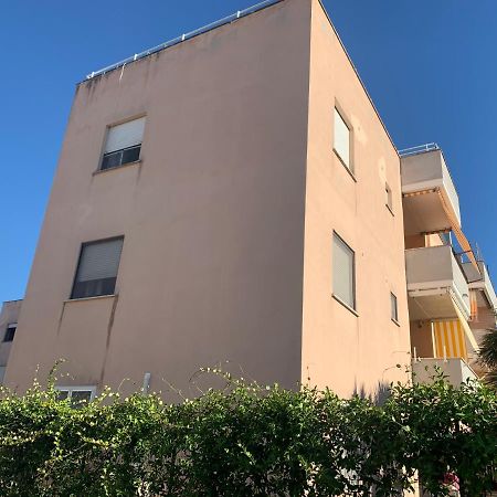 La Maison Lilla, Sabaudia Bagian luar foto