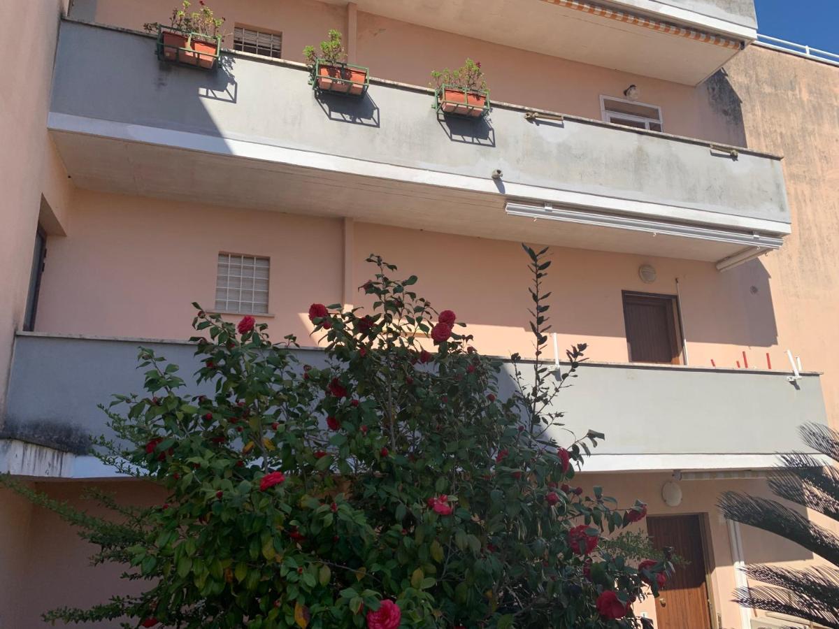 La Maison Lilla, Sabaudia Bagian luar foto