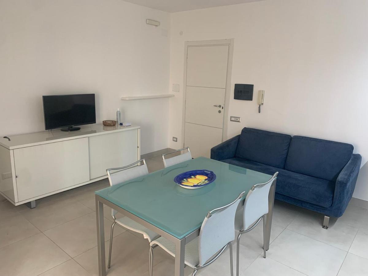 La Maison Lilla, Sabaudia Bagian luar foto