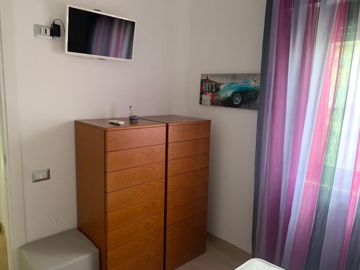 La Maison Lilla, Sabaudia Bagian luar foto
