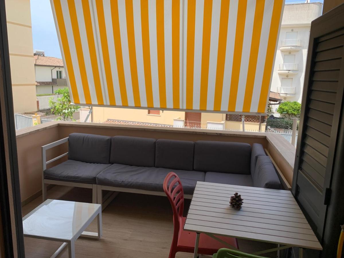 La Maison Lilla, Sabaudia Bagian luar foto
